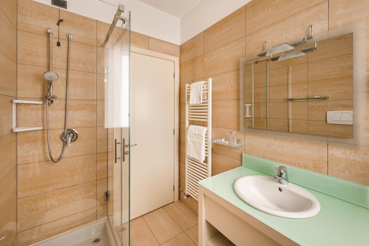 Hotel Cora Карате Брианца Екстериор снимка