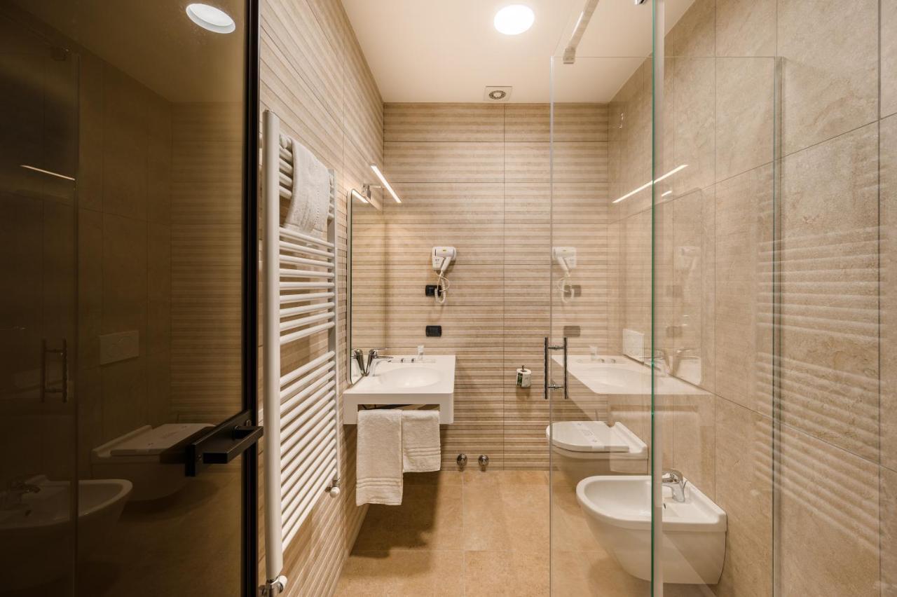 Hotel Cora Карате Брианца Екстериор снимка