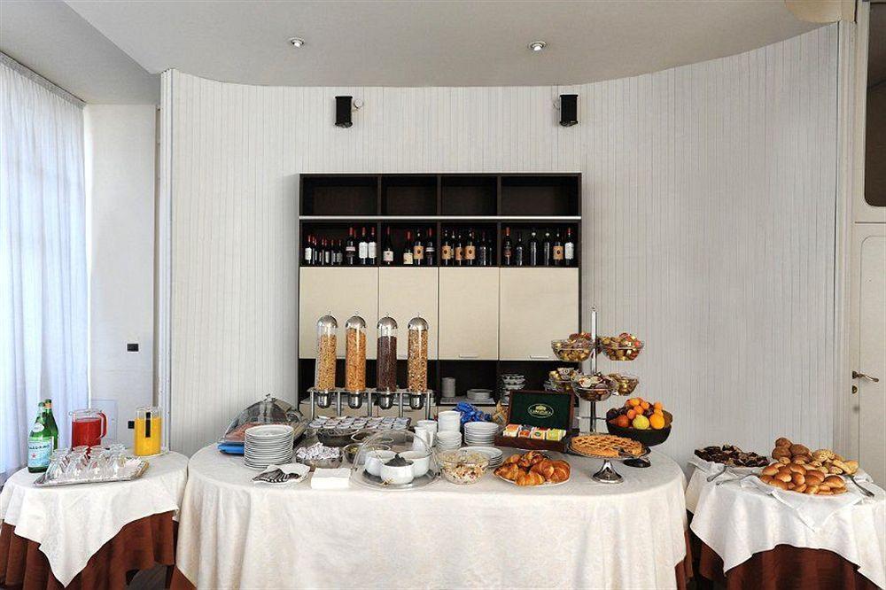Hotel Cora Карате Брианца Екстериор снимка