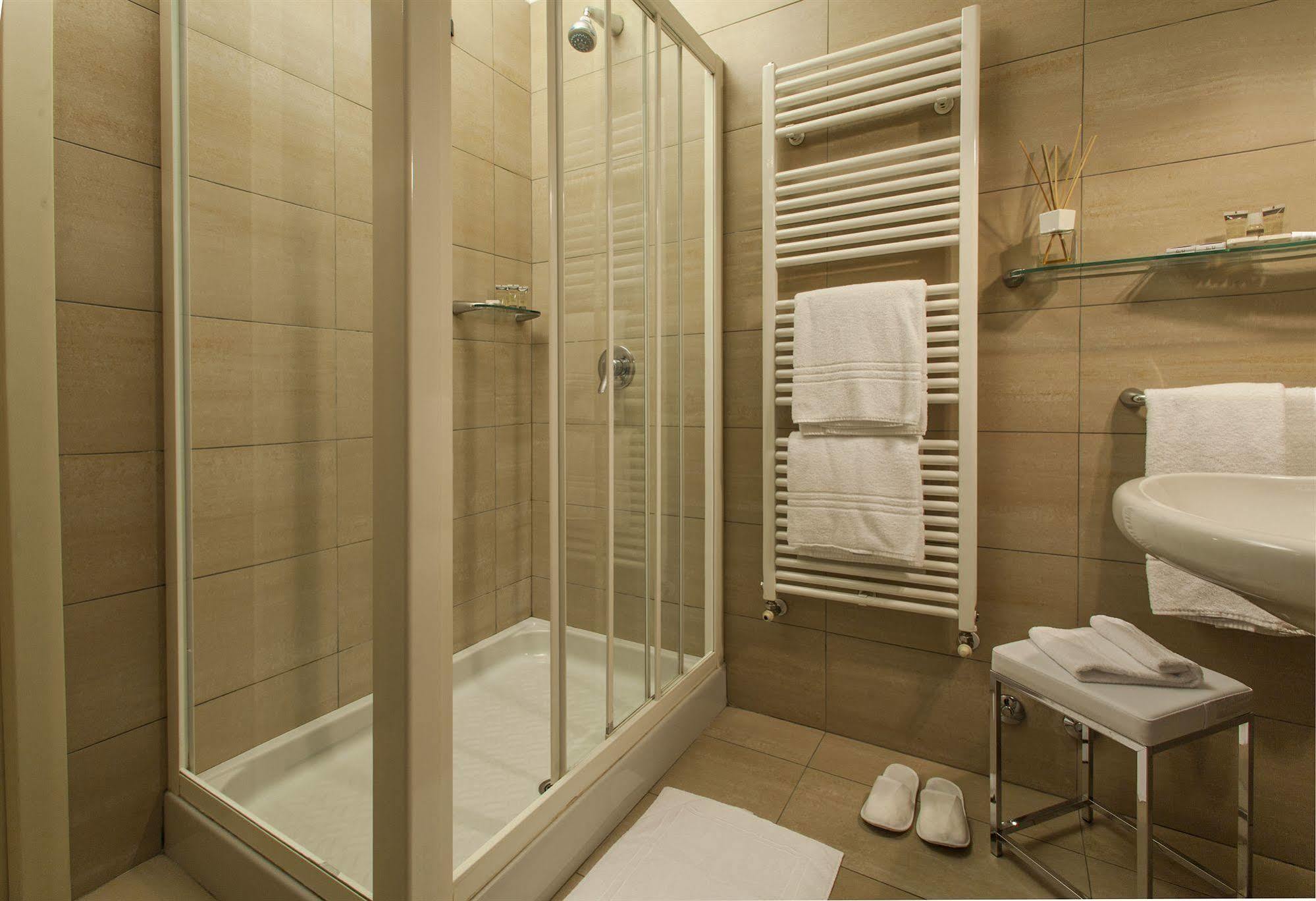 Hotel Cora Карате Брианца Екстериор снимка