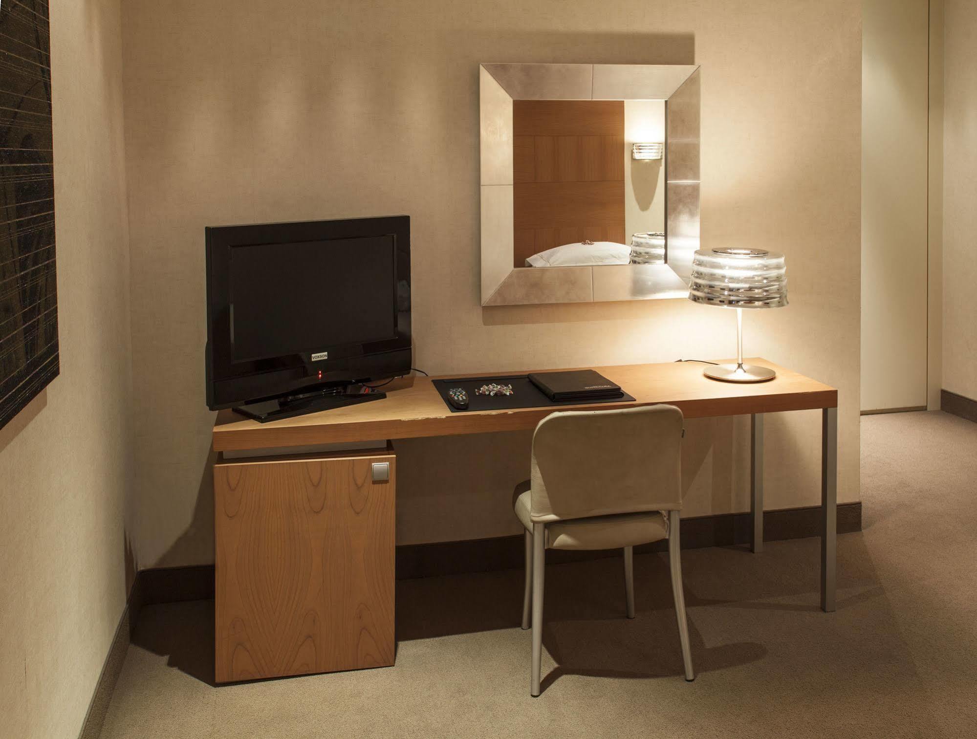 Hotel Cora Карате Брианца Екстериор снимка
