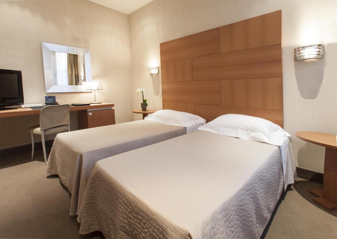 Hotel Cora Карате Брианца Екстериор снимка