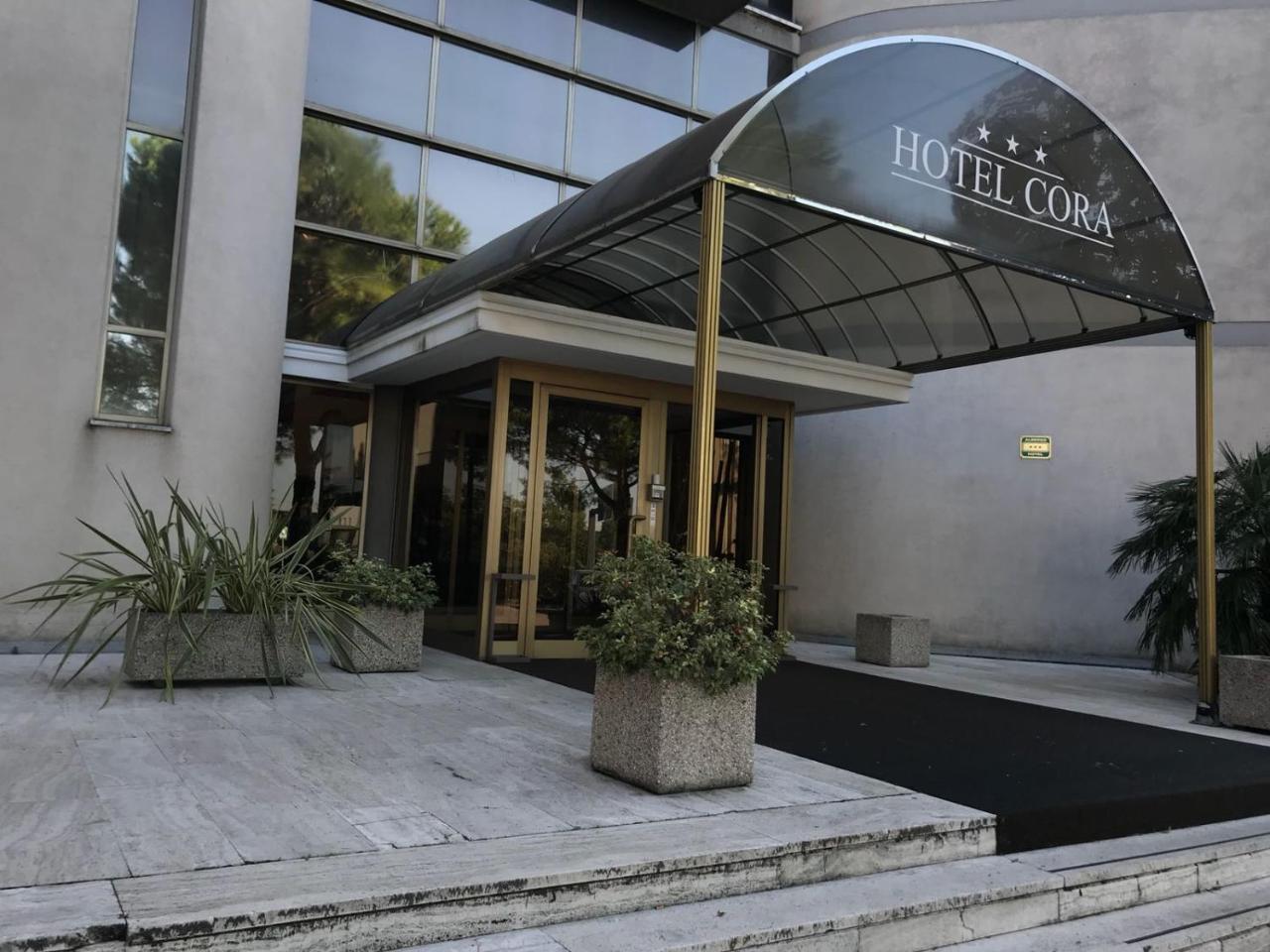 Hotel Cora Карате Брианца Екстериор снимка